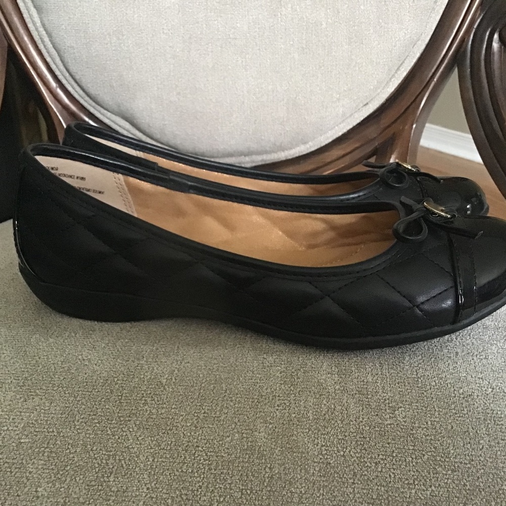 White Mountain Ballet Flats